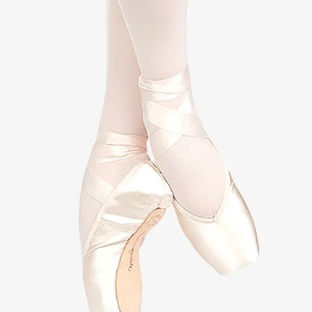 New! Russian Pointe Brava light salmon pink pointe shoes, 37.5, W6, V2, FS